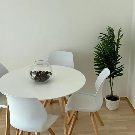 Apartment 3-zimmer-oase: Gruene Ruhe Nahe Flughafen Und Muenchen Zentrum *