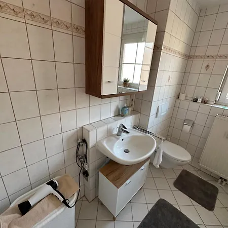 3-zimmer-oase: Gruene Ruhe Nahe Flughafen Und Muenchen Zentrum Apartment